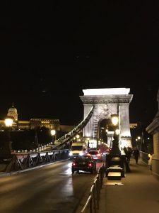 budapest-puente-cadenas-de-noche-copia