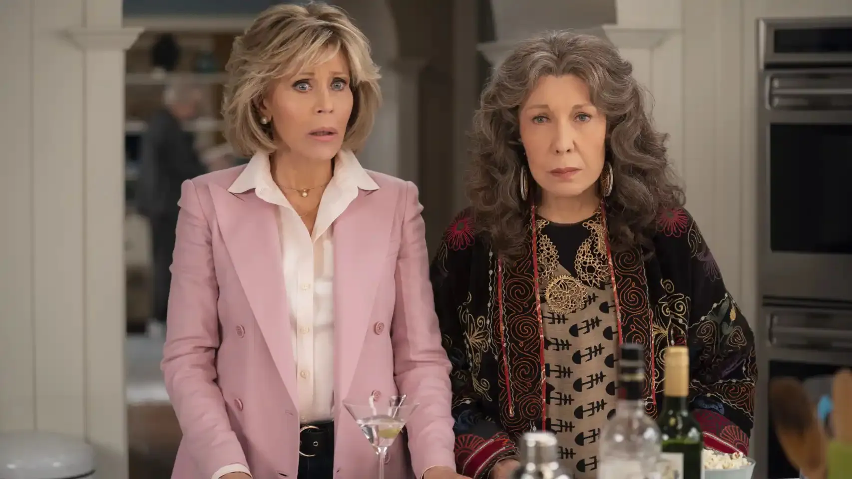 Grace & Frankie : la invisibilidad de la tercera edad en la televisión |  Series para gourmets