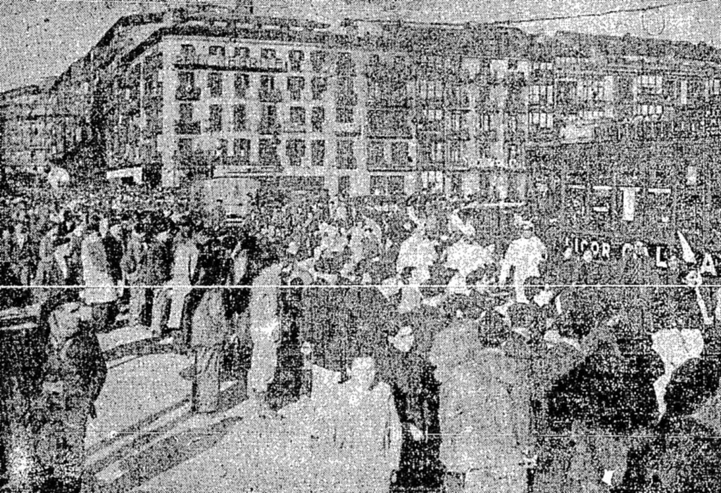 Aunque de mala calidad, se pueden ver a los cocineros y una cantinera. Foto La Gaceta del Norte.